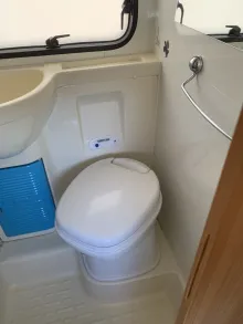 Fahrzeugbild Rimor Katamarano 8 SAT/TV, Klima, Markise... #10