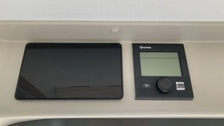 Fahrzeugbild Karmann Mobil DAVIS 600 LIFESTYLE AGM 110AH + 140W Solarpaket #29