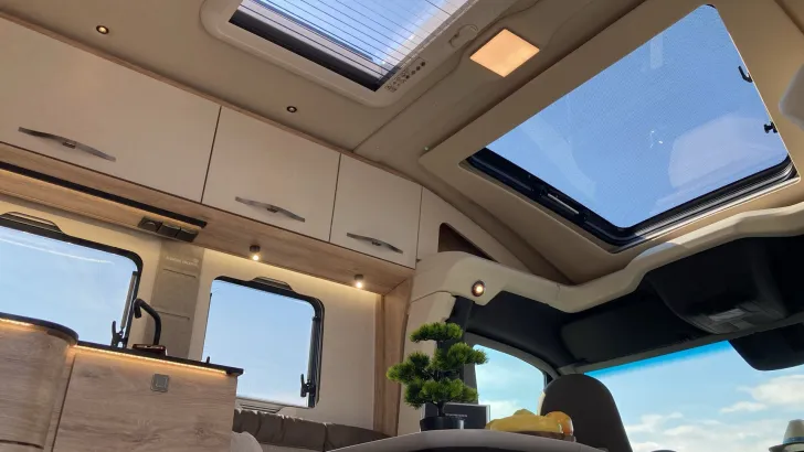 Fahrzeugbild Eura Mobil PROFILA T 726 EF COMFORT DACHKLIMA+MARKISE+SAT+ #28