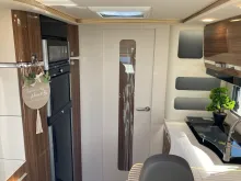 Fahrzeugbild Eura Mobil INTEGRA 890 EB AUTARK-PAKET+HUBSTÃTZANLAGE #20