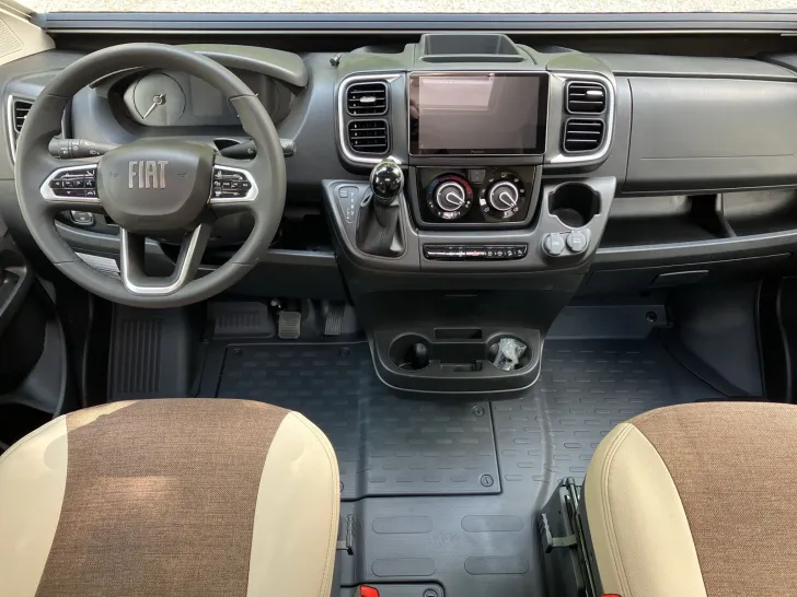 Fahrzeugbild Eura Mobil VAN 635 HB Skyroof + Vorbereitung Solar #10