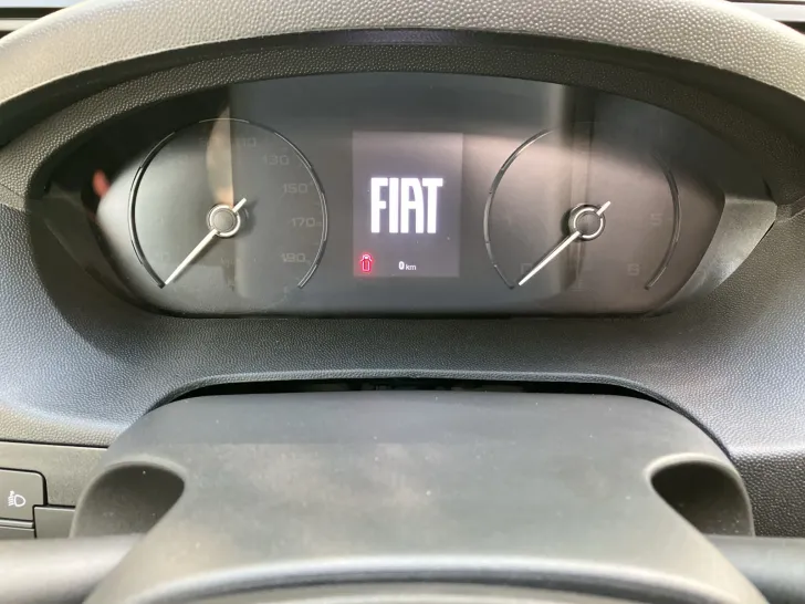 Fahrzeugbild Eura Mobil VAN 635 HB Skyroof + Vorbereitung Solar #12