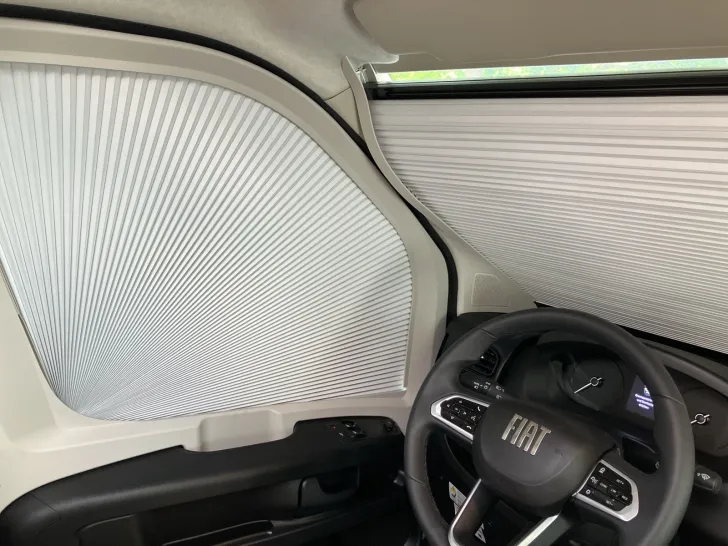 Fahrzeugbild Eura Mobil VAN 635 HB Skyroof + Vorbereitung Solar #13