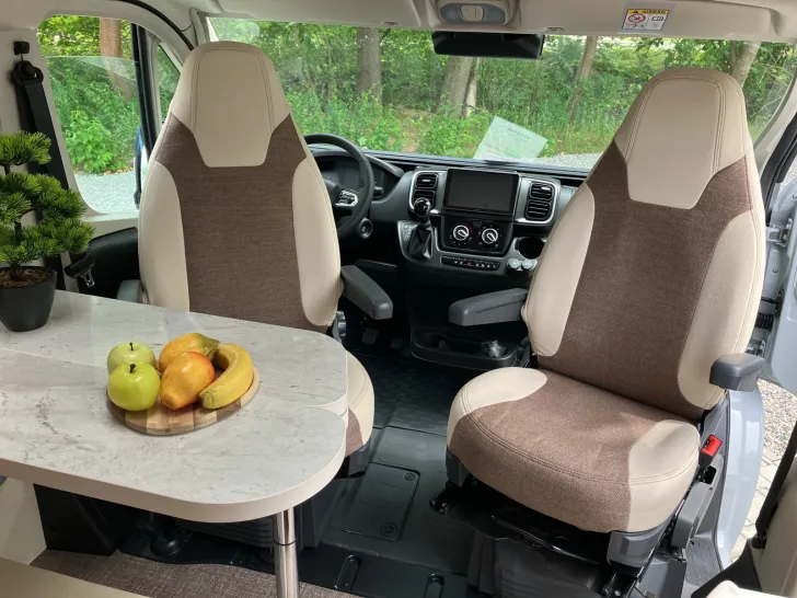 Fahrzeugbild Eura Mobil VAN 635 HB Skyroof + Vorbereitung Solar #16