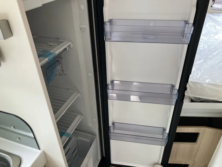 Fahrzeugbild Eura Mobil VAN 635 HB Skyroof + Vorbereitung Solar #22