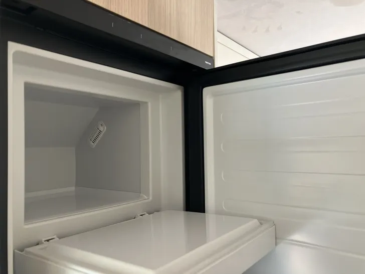 Fahrzeugbild Eura Mobil VAN 635 HB Skyroof + Vorbereitung Solar #23