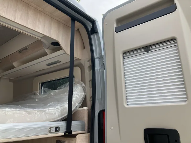 Fahrzeugbild Eura Mobil VAN 635 HB Skyroof + Vorbereitung Solar #29