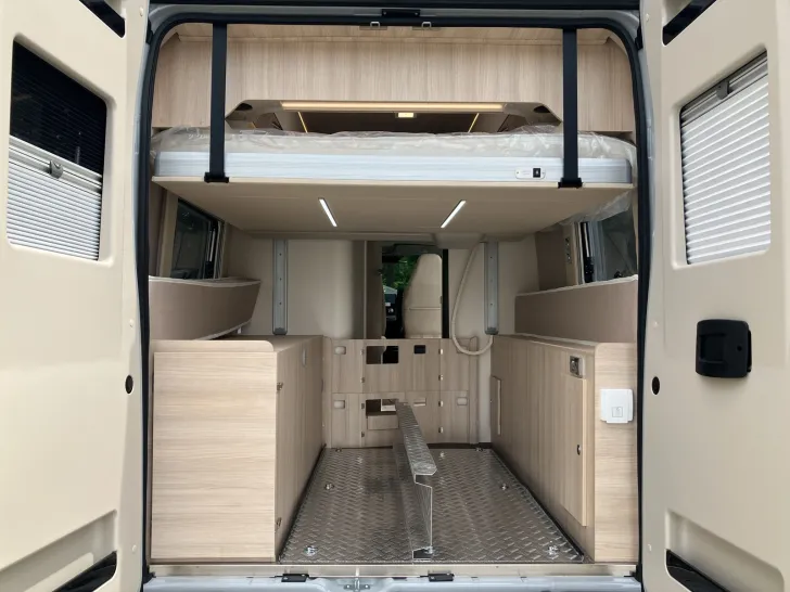 Fahrzeugbild Eura Mobil VAN 635 HB Skyroof + Vorbereitung Solar #34