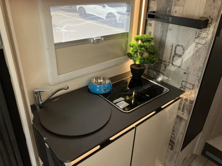 Fahrzeugbild Forster T 669 EB CoupÃ© Winterpaket + Truma Combi 6E #20