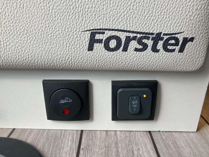 Fahrzeugbild Forster T 669 EB CoupÃ© Winterpaket + Truma Combi 6E #35
