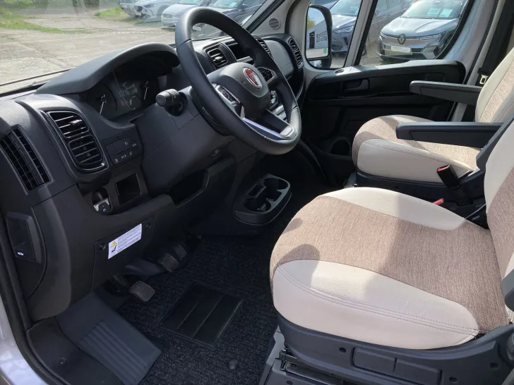 Fahrzeugbild Eura Mobil Van 635 EB SOLARANLAGE+KAMERA+POP UP DACH #8