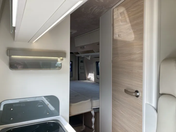 Fahrzeugbild Eura Mobil Van 635 EB SOLARANLAGE+KAMERA+POP UP DACH #20