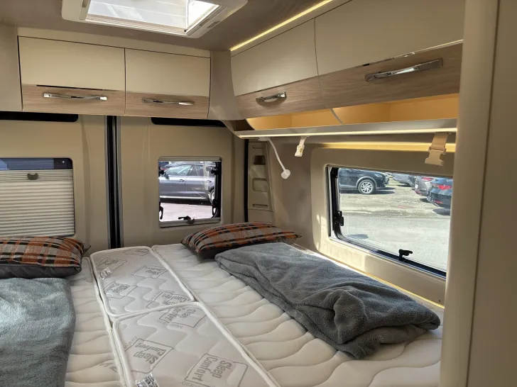 Fahrzeugbild Eura Mobil VAN 635 EB AUTOMATIK+SKYROOF+AUFSTELLDACH #19