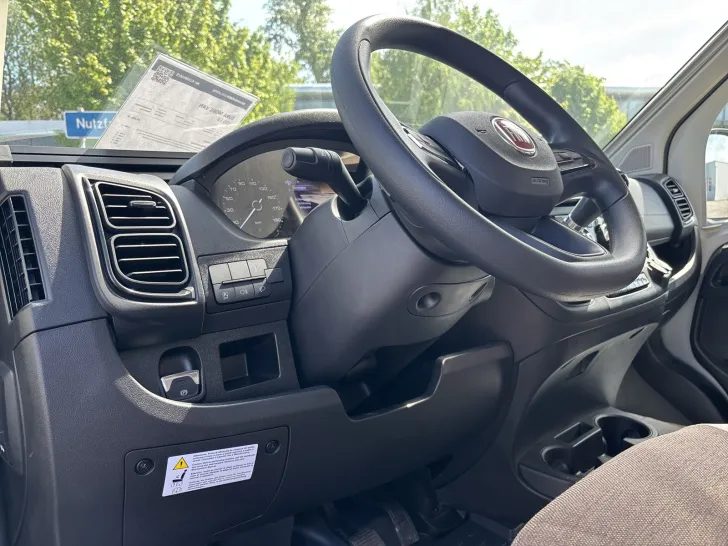 Fahrzeugbild Eura Mobil VAN 635 EB AUTOMATIK+SKYROOF+AUFSTELLDACH #20