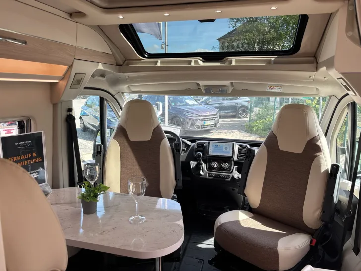 Fahrzeugbild Eura Mobil VAN 635 EB AUTOMATIK+SKYROOF+AUFSTELLDACH #25