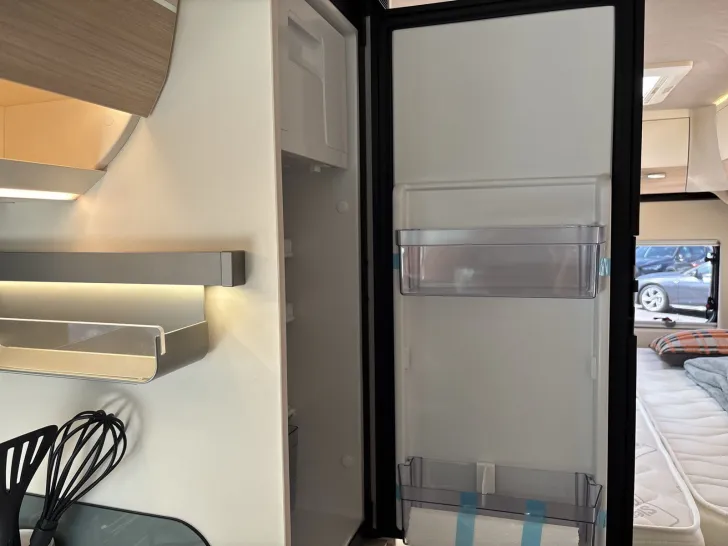 Fahrzeugbild Eura Mobil VAN 635 EB AUTOMATIK+SKYROOF+AUFSTELLDACH #31