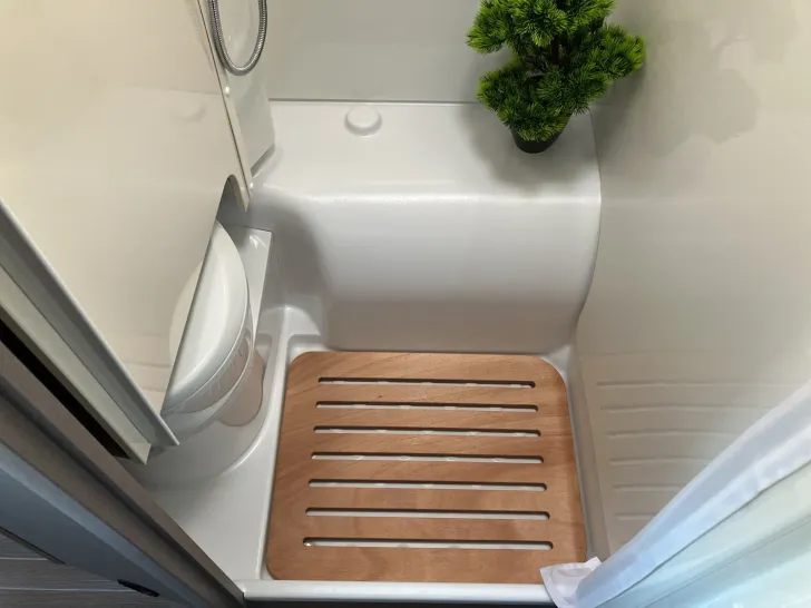Fahrzeugbild Etrusco V 6.8 SCF Markise + Vorbereitung Solar/Dachklima #31