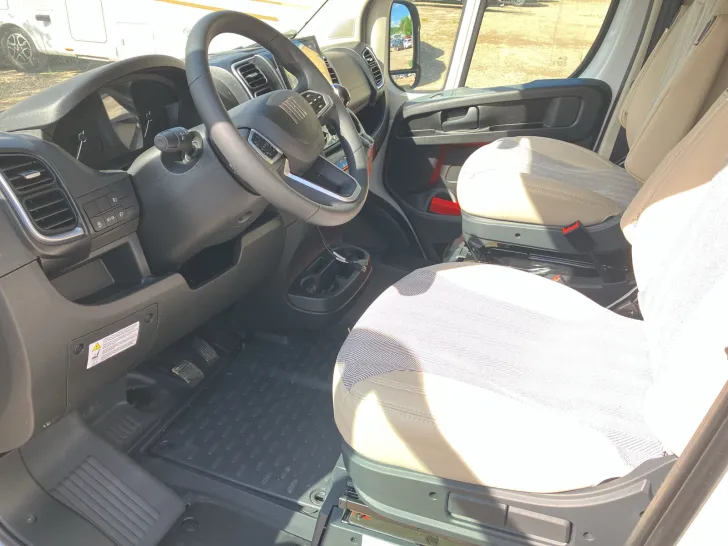 Fahrzeugbild Etrusco T 6900 SB LITHIUM + Markise + Rahmenfenster #9