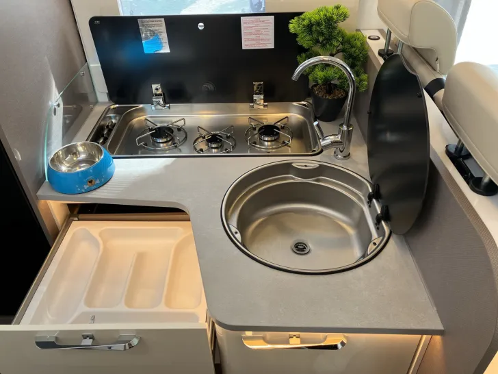 Fahrzeugbild Etrusco T 6900 SB LITHIUM + Markise + Rahmenfenster #18