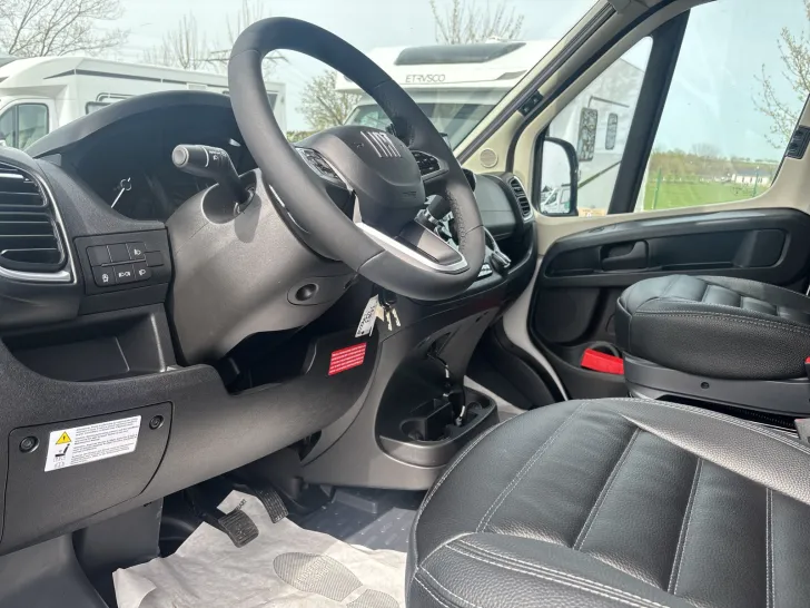 Fahrzeugbild Etrusco T 7400 SB TV+DUOCONTROL+KAMERA+HUBETT #9