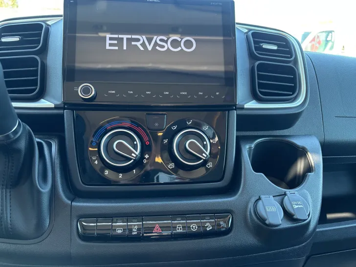 Fahrzeugbild Etrusco T 6900 SB HUBBETT+TV+SAT+AUTOM+MODELL 26 #34