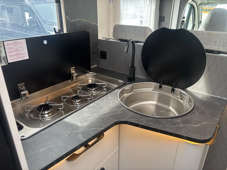 Fahrzeugbild Etrusco T 6900 SB SOLAR+MARKISE+AUTOM+FAHRRADTRÃGER #23