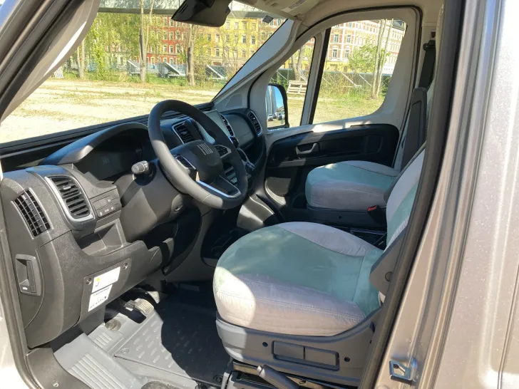 Fahrzeugbild Karmann Mobil DAVIS LIFESTYLE 600 Skyroof + Markise + MDJ 2026 #9