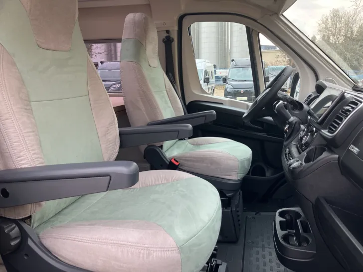 Fahrzeugbild Karmann Mobil DAVIS 540 Trendstyle RÃŒckfahrkamera + Markise #18