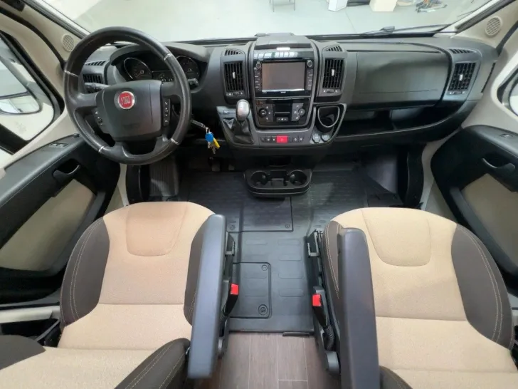 Fahrzeugbild Eura Mobil Profila T675 SB/Automatik/Festbett/Klima/Markise #7