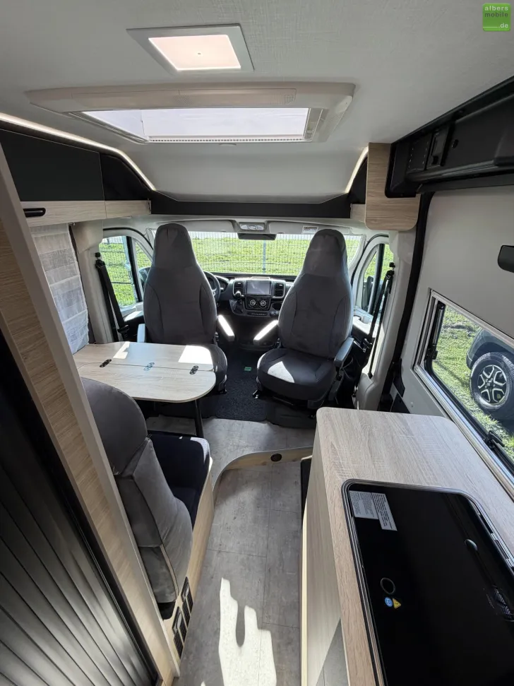 Fahrzeugbild Challenger Van Sport Edition V217 Arctic Solar Safety 2027 #26