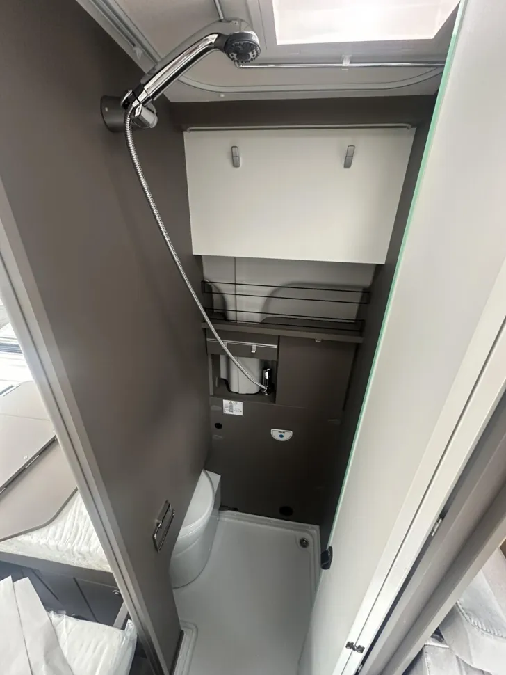 Fahrzeugbild LMC Innovan Ford 592 #11