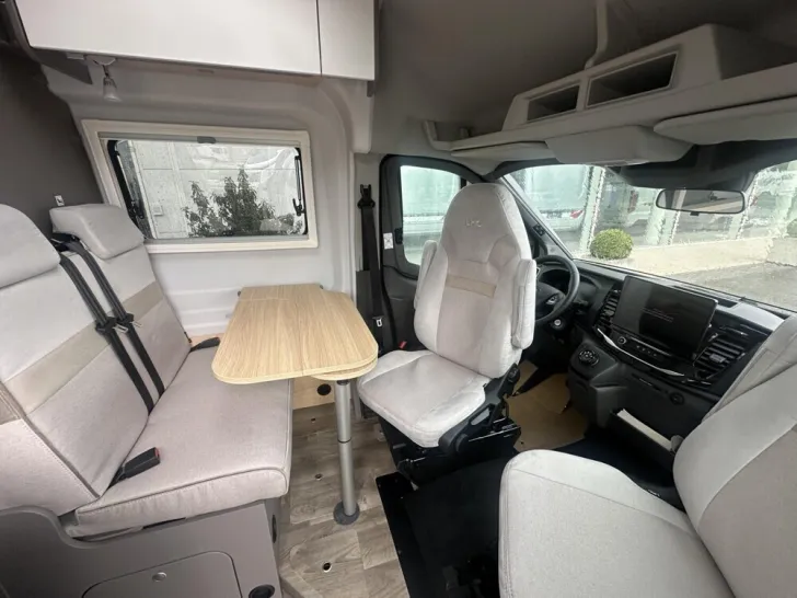 Fahrzeugbild LMC Innovan Ford 592 #10