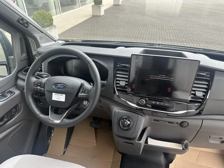 Fahrzeugbild LMC Innovan Ford 592 #16