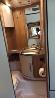 Fahrzeugbild Bürstner Premio 490 TS mit Dachklima #5