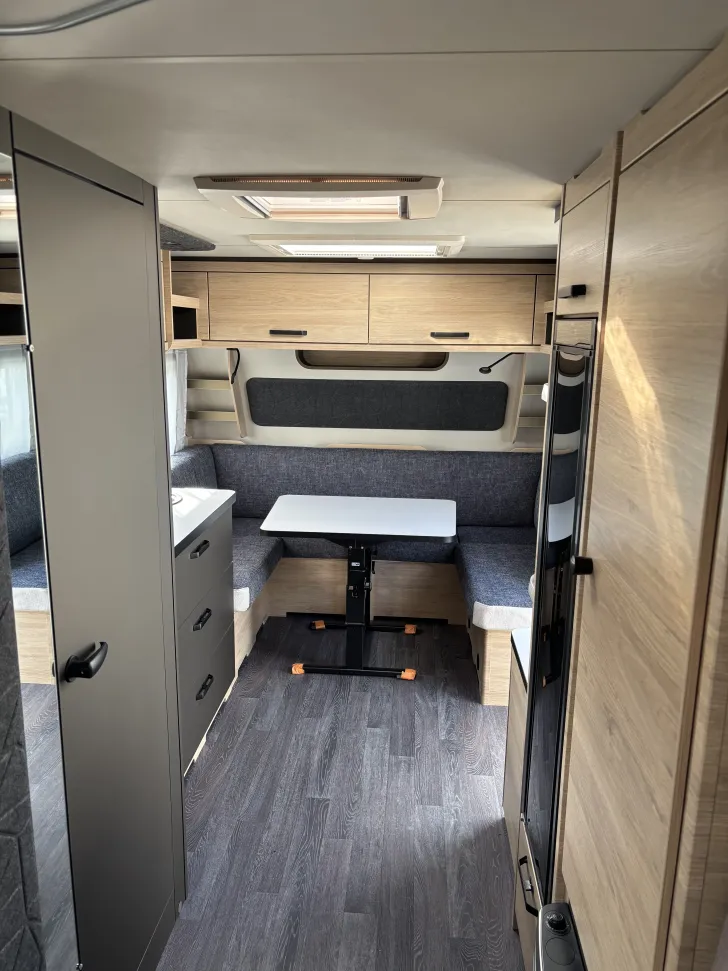 Fahrzeugbild Weinsberg CaraOne 550 UK 1,7t 3 Pakete Ambientebeleucht #6