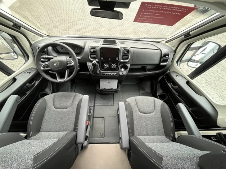 Fahrzeugbild LMC Tracer 730 EL #13