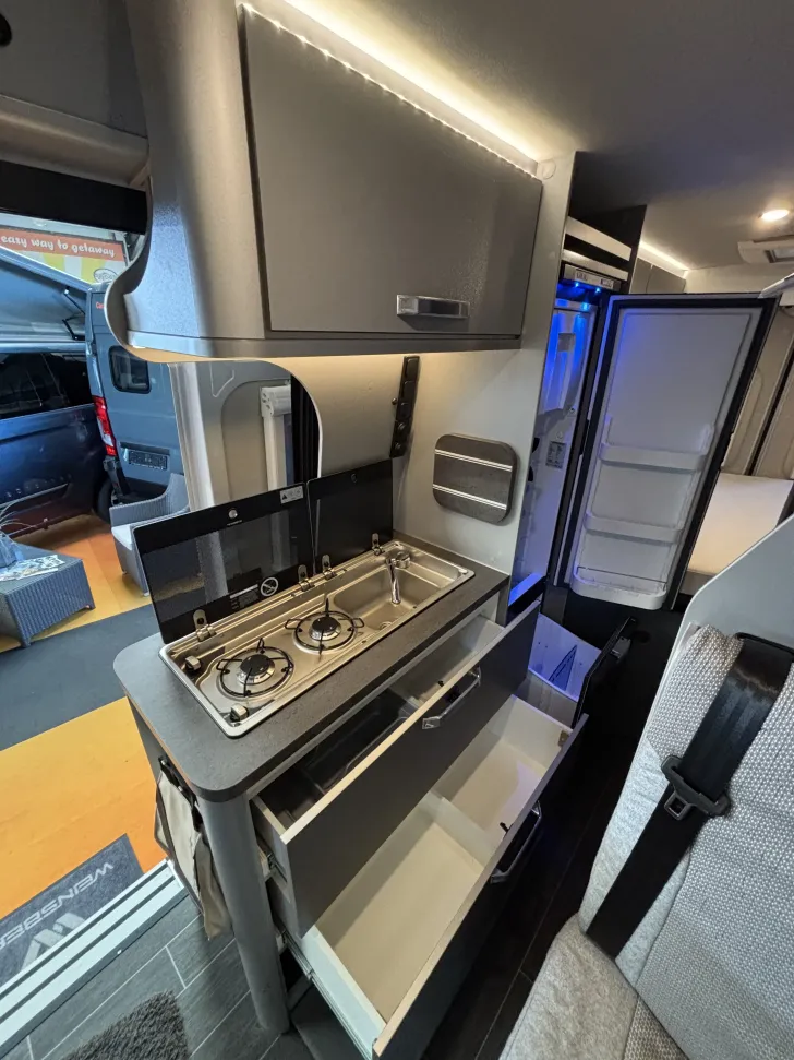 Fahrzeugbild Weinsberg CaraTour 600 MQ 150L-Kühlschrank Aufstelldach #9