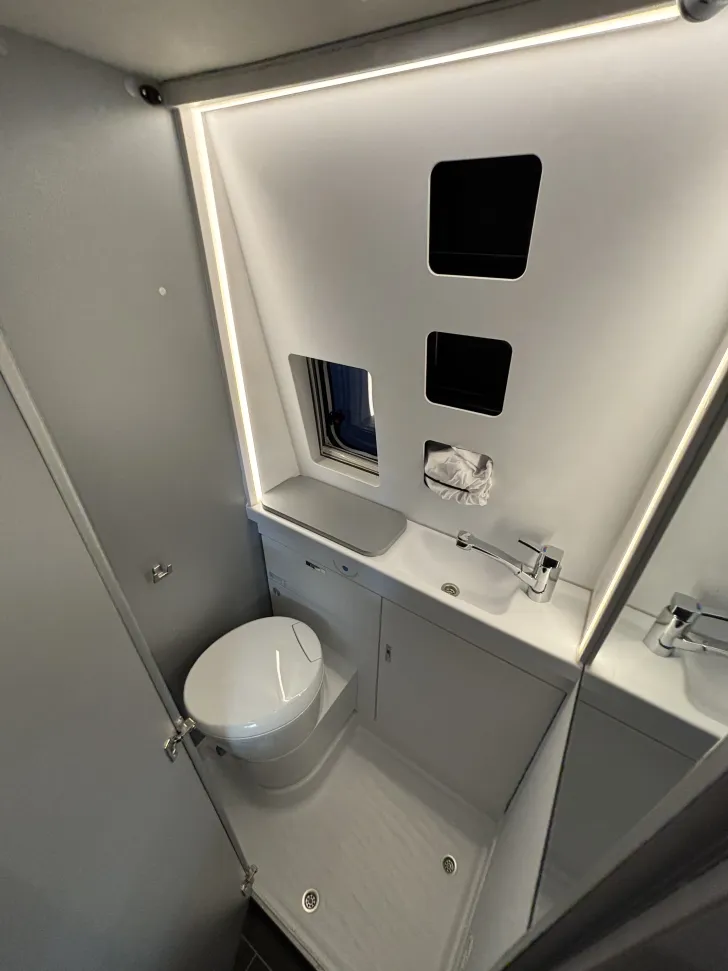 Fahrzeugbild Weinsberg CaraTour 600 MQ 150L-Kühlschrank Aufstelldach #11