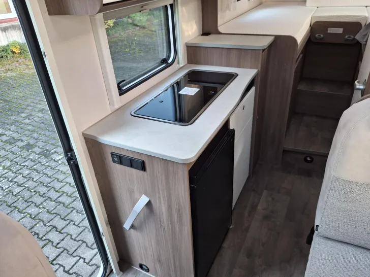 Fahrzeugbild Carado V 337 pro+, safety acc, multimedia #12