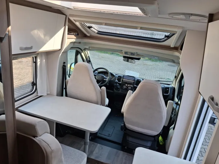 Fahrzeugbild Carado V 337 pro+, safety acc, multimedia #18