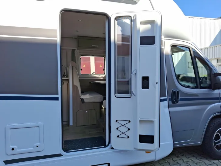 Fahrzeugbild Carado T 328 pro+, Automatik, Multimedia #11