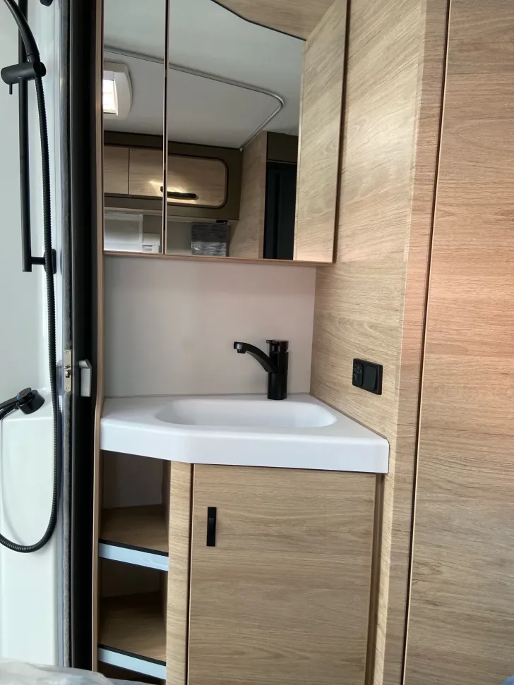 Fahrzeugbild Weinsberg CaraCompact EDITION PEPPER 600 MF Licht u. Sicht Paket #16