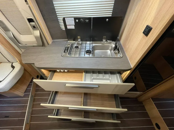 Fahrzeugbild Knaus SKY TI 650 MEG IC-LINE +ABVERKAUF+ #18