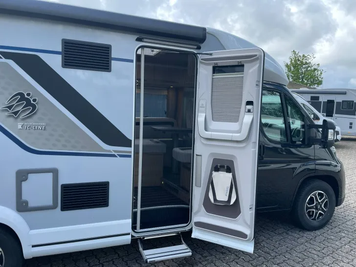 Fahrzeugbild Knaus SKY TI 700 MEG IC-LINE +ABVERKAUF+ #9