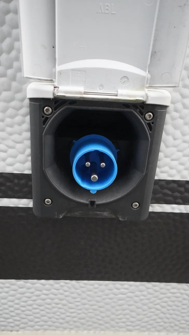 Fahrzeugbild Dethleffs c-go 475 FR /Mod.23/Duschausstattung #8