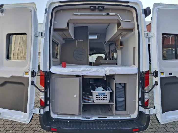 Fahrzeugbild LMC Innovan 592 Ford #8