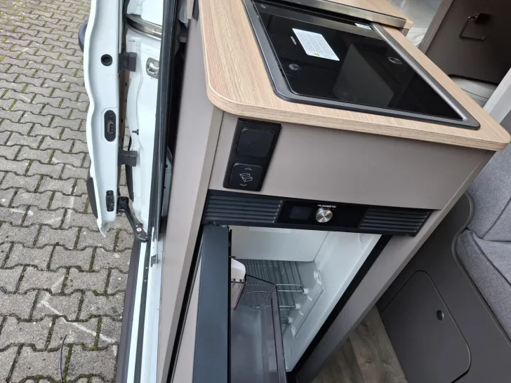 Fahrzeugbild LMC Innovan 592 Ford #10