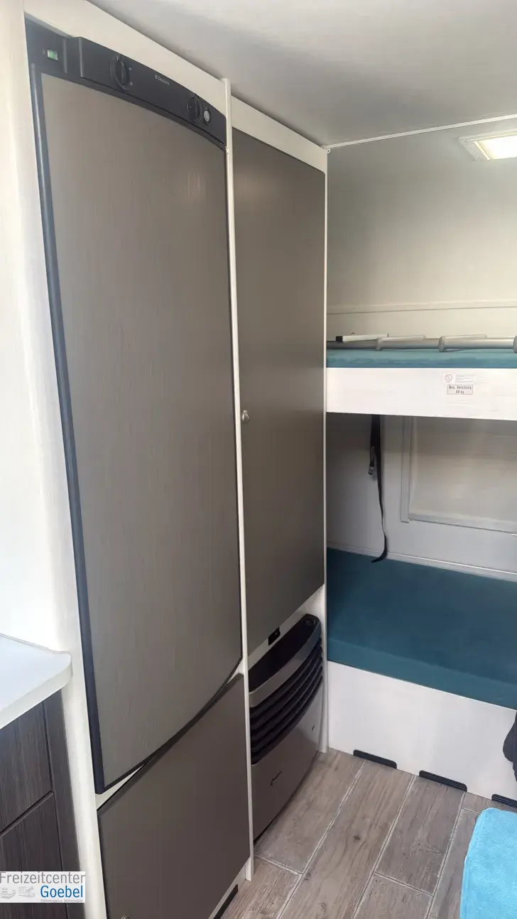 Fahrerhaus Dethleffs c' go 495 QSK Vorzelt
