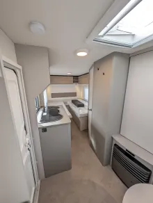 Fahrzeugbild LMC Sassino 460 E MOVER|DUSCHE|3 BETTEN #4