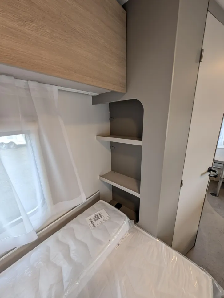 Fahrzeugbild LMC Sassino 460 E MOVER|DUSCHE|3 BETTEN #9